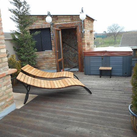 Ferienwohnung V Zajecskej Vezi Zaječí Exterior foto