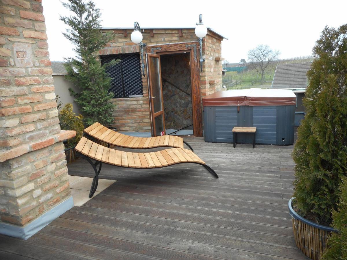 Ferienwohnung V Zajecskej Vezi Zaječí Exterior foto
