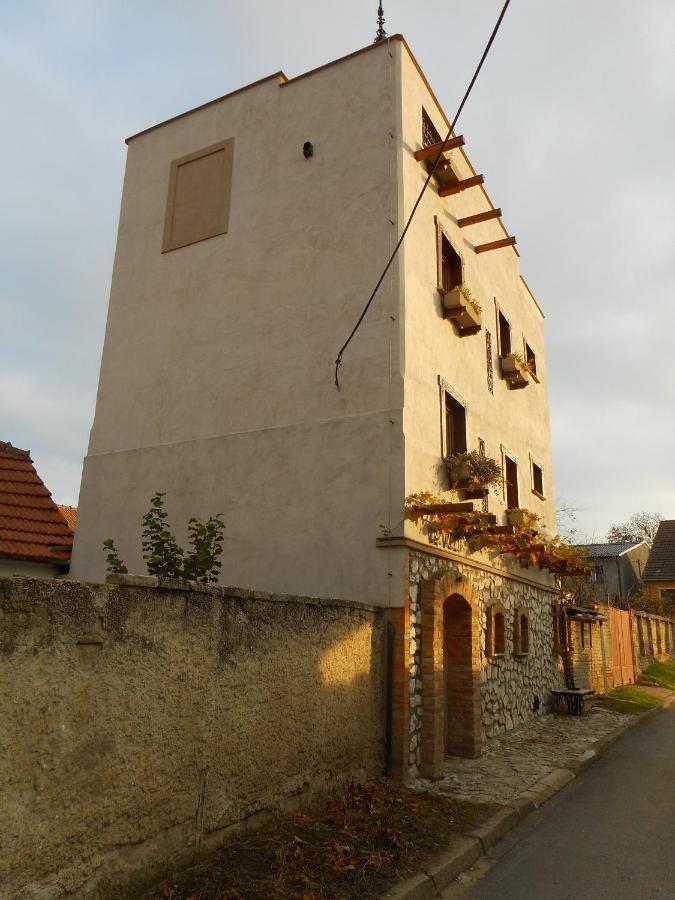 Ferienwohnung V Zajecskej Vezi Zaječí Exterior foto